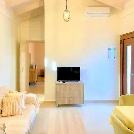 Lefkada House With Private Yard Parking 2 * 니드리