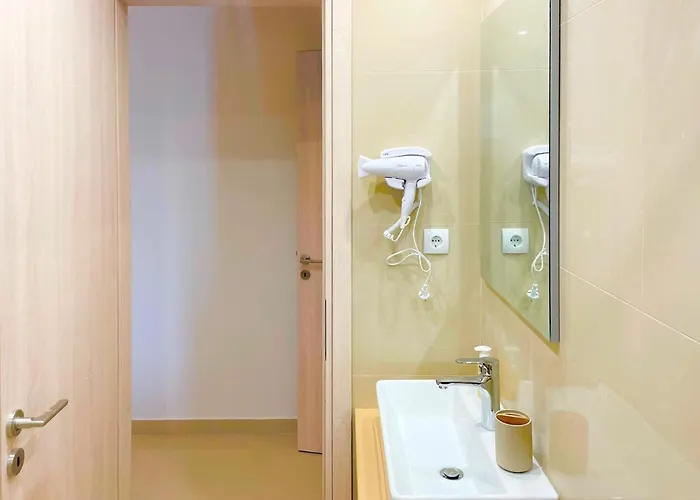 Lefkada House With Private Yard Parking 2 *