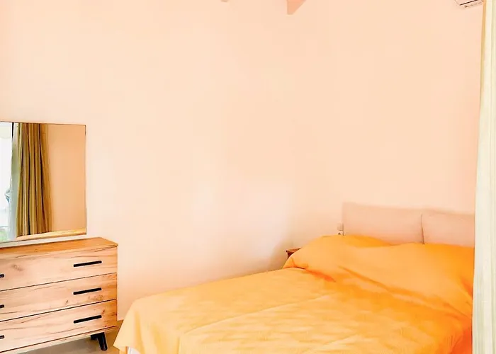 Semesterbostad Lefkada House With Private Yard Parking 2 *