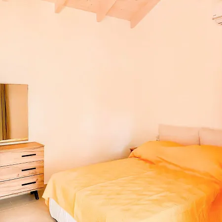 Casa de Férias Lefkada House With Private Yard Parking 2 *